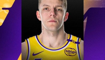 官方：湖人签下中锋28岁中锋凯勒-凯利；据悉双方签下E10合同